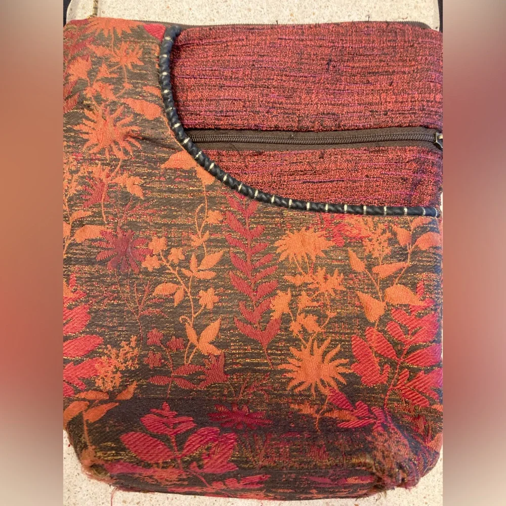 Red and Orange Crossbody Bag with Floral Pattern - Picture 4 of 13